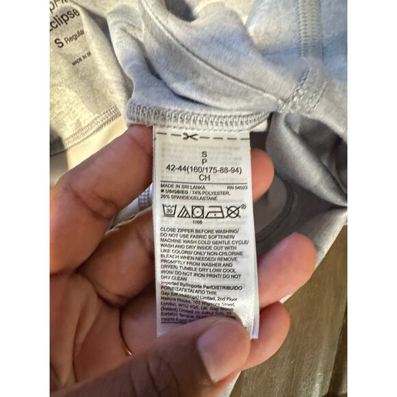 GapFit Eclipse Cropped Camo Leggings Gray Small High Rise Stretch Workout - Picture 6 of 6